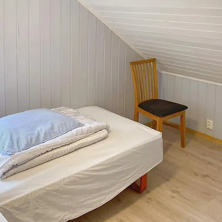 7 Person In Bokn-by Traum * Are