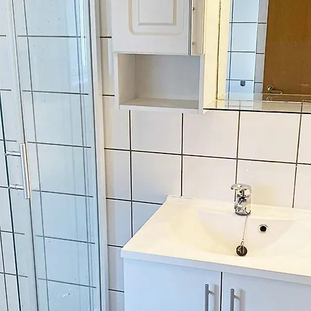 7 Person In Bokn-by Traum *