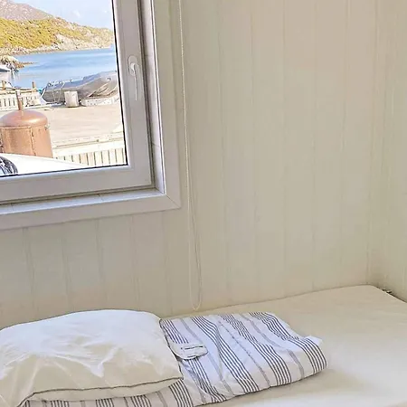 7 Person In Bokn-by Traum